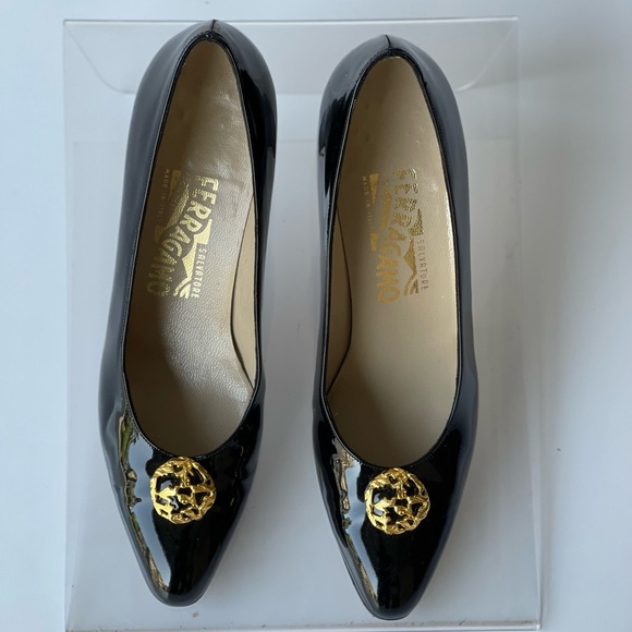 Salvatore Ferragamo Black Patent Leather Heels Pumps Florence Gold Accent, 8AA - Picture 10 of 14